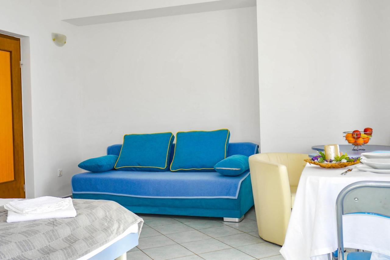 Apartments Beach Dugi Rat Exterior photo