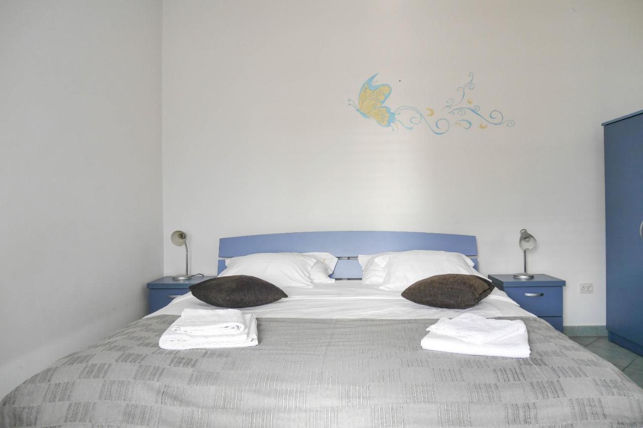 Apartments Beach Dugi Rat Exterior photo