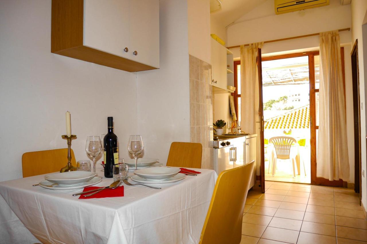Apartments Beach Dugi Rat Exterior photo