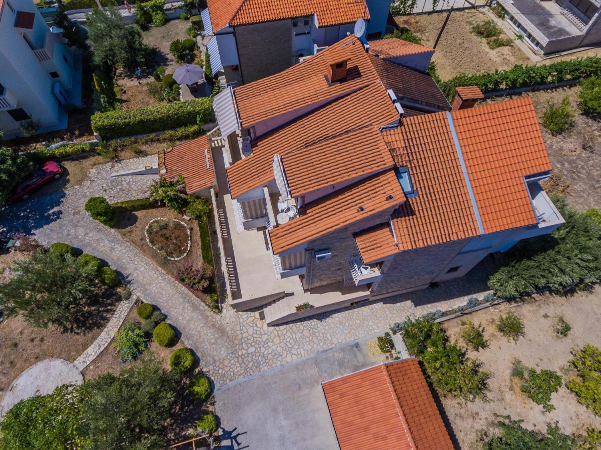 Apartments Beach Dugi Rat Exterior photo